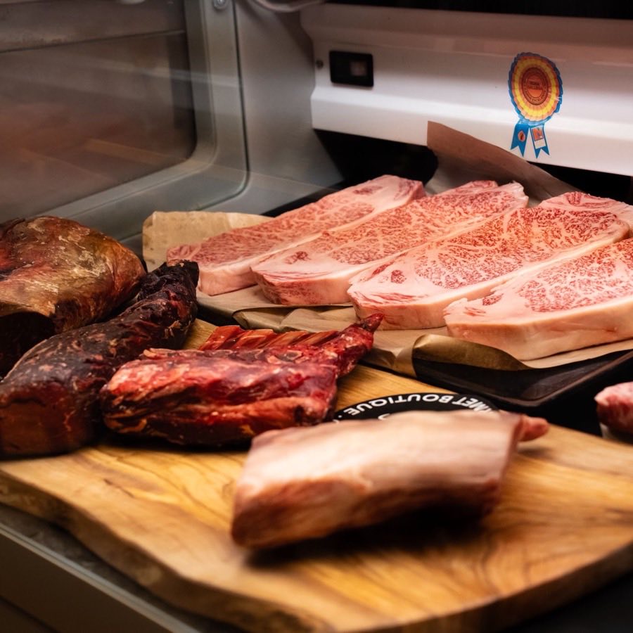 Fleisch auf dem Grill – Gourmet Boutique